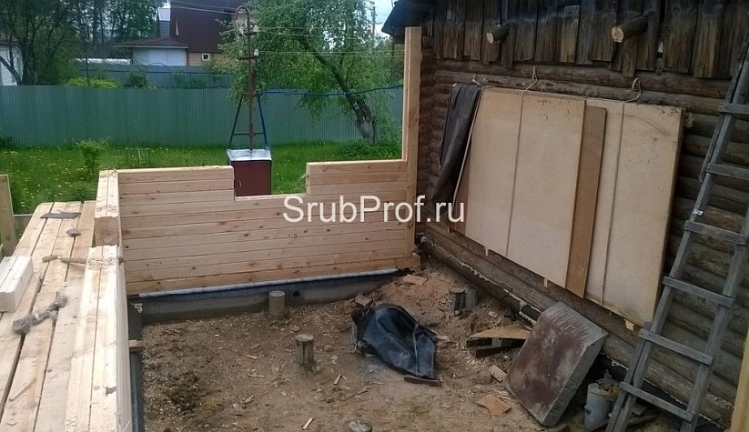 Пристройка из профилированного бруса к срубу