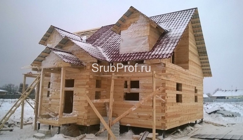 Сборка дома из обрезного бруса по проекту Черноголовка