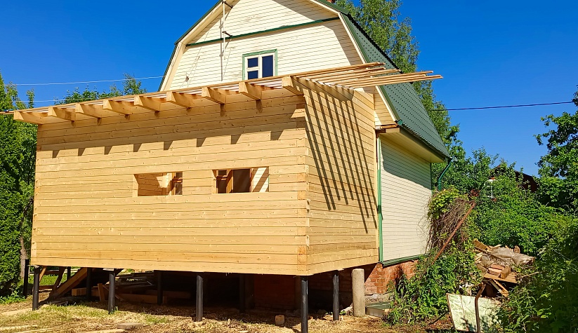 Пристройка из профилированного бруса 140*140 к дому. Южнофлотовец