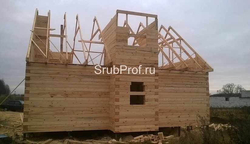 Сборка дома из обрезного бруса по проекту Черноголовка