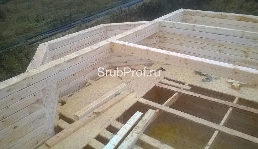 Сборка дома из обрезного бруса по проекту Черноголовка