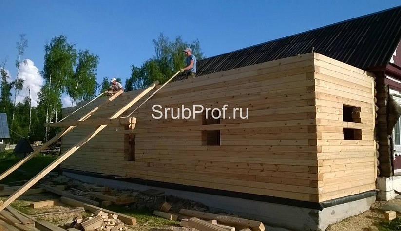 Пристройка из профилированного бруса к срубу