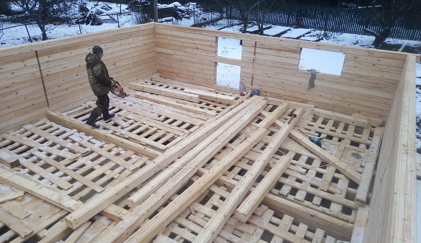 Дом из профилированного бруса 145х145мм. 7х9м.
