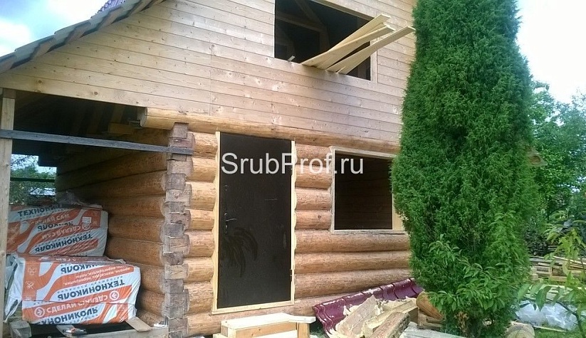 Отделка бани с ломаной крышей
