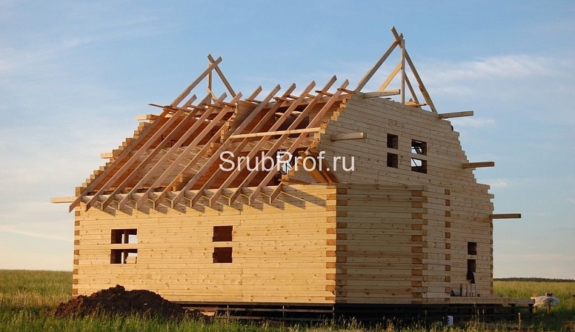 Большой дом из бруса с эркером