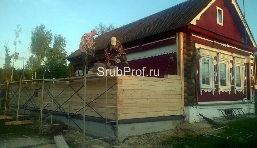 Пристройка из профилированного бруса к срубу
