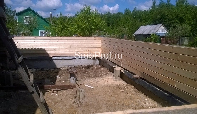 Пристройка из профилированного бруса к срубу