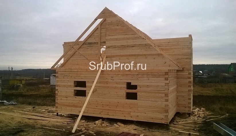 Сборка дома из обрезного бруса по проекту Черноголовка